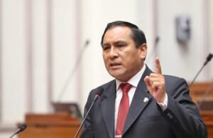 Crisis en el Reniec: Flavio Cruz cuestiona ratificación de Carmen Velarde tras escándalo de firmas falsas