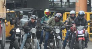 Motociclistas marchas en protesta por restricciones en el uso de estos vehículos