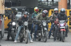 Motociclistas marchas en protesta por restricciones en el uso de estos vehículos