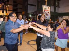 Vecinos disfrutan de bailetones recargados en los parques de San Luis