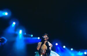 Emil encendió la noche limeña en Costa 21(VIDEO)