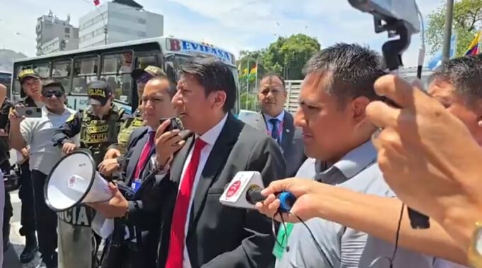 Waldemar Cerrón anuncia equiparación salarial para abogados aprobada en comisión del Congreso