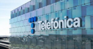 Telefónica se retira del Perú tras casi 30 años y vende su operación a Integra Tec