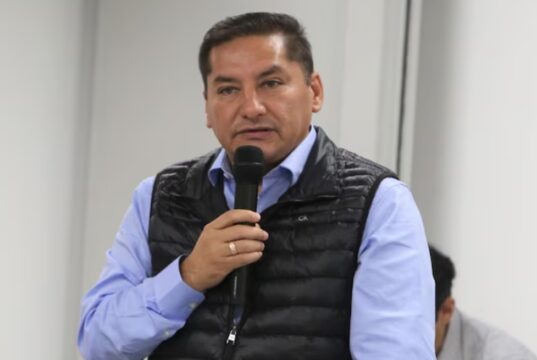 Alcalde de Comas Ulises Villegas condenado a 6 años de cárcel por colusión agravada y ordenan su captura