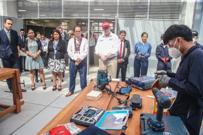 Ministro de Educación: «Con 134 colegios y un aumento salarial para docentes auxiliares y promotoras del Pronei se inició el Buen Año Escolar 2025»