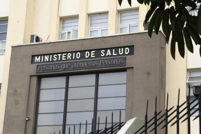 Minsa en el ojo de la tormenta por uso de suero sin registro sanitario