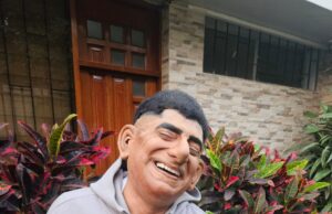 Carlos Álvarez parodia a Piero Quispe con su clásico humor