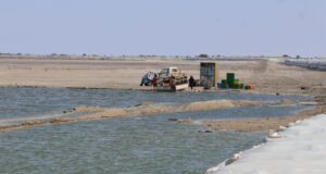 Dique recién construido colapsa y pone en riesgo maricultura en Sechura