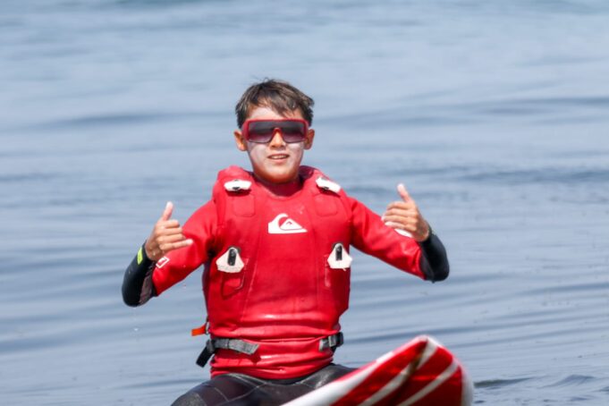 A sus 12 años, Raúl Vildoso es el tablista más joven en correr olas de más de 4 metros en Pico Alto.