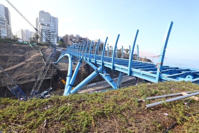 Últimas plataformas del puente Turístico Miraflores-Barranco serán instaladas a fin de mes