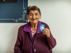 Barrios Altos: usuarios de Pensión 65 reciben tarjetas de débito y aprenden a usarlas en agentes corresponsales