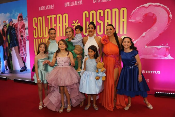 La deslumbrante alfombra roja de Soltera, casada, viuda y divorciada 2