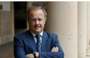 Javier Junceda Moreno: Los peruanos os expresáis en el mejor español, como es aceptado universalmente.