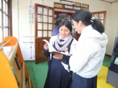 Director de la DREH Expone la Riqueza Literaria Dentro de la Municipalidad de Huancavelica