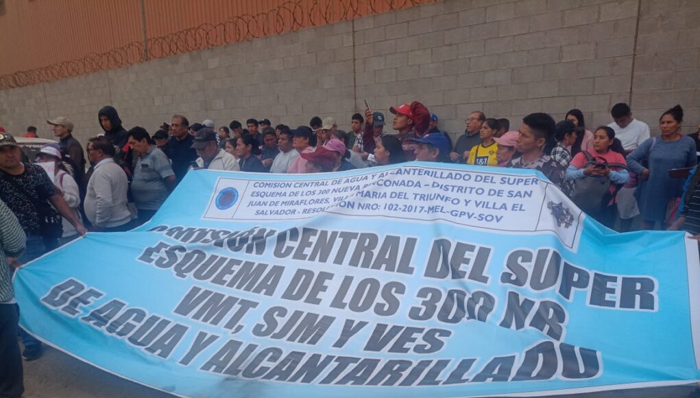Pobladores de Villa El Salvador, VMT y SJM marchan por agua
