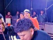 Bill Orosco celebró sus 24 años cantando y sopló velitas junto a su público en Tayabamba, Trujillo