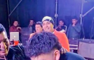 Bill Orosco celebró sus 24 años cantando y sopló velitas junto a su público en Tayabamba, Trujillo