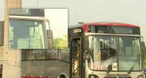 Balean bus del Corredor Rojo en plena ruta con pasajeros a bordo