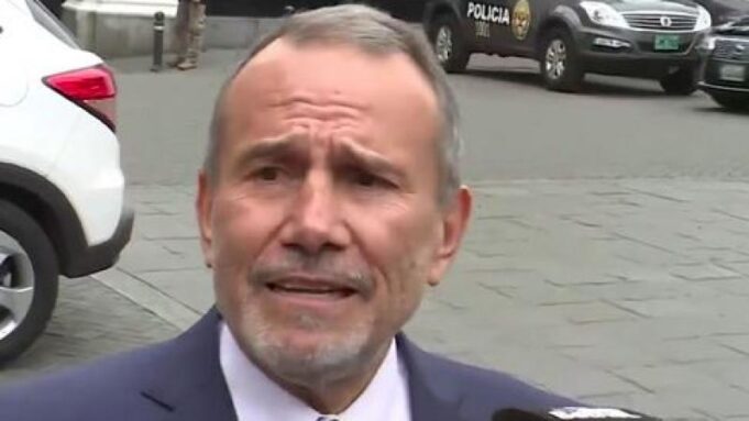 Canciller Schialer lamentó que vetaran el viaje de Boluarte