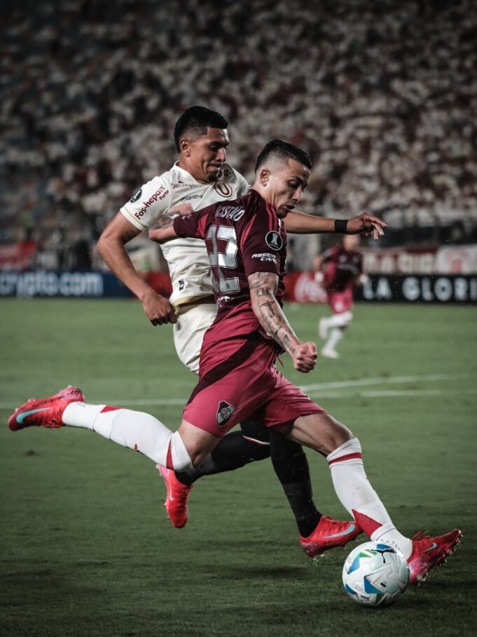 Universitario fue superado por River Plate que le ganó 1-0 en inicio de Copa Libertadores