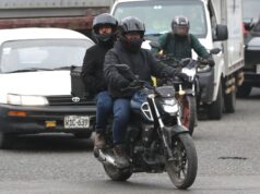 Gobierno prohíbe circulación de dos personas en una sola moto
