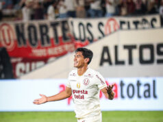Universitario goleó al líder del Apertura Melgar de Arequipa 4-1 y quedó a un punto de «rojinegros»