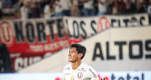 Universitario goleó al líder del Apertura Melgar de Arequipa 4-1 y quedó a un punto de «rojinegros»