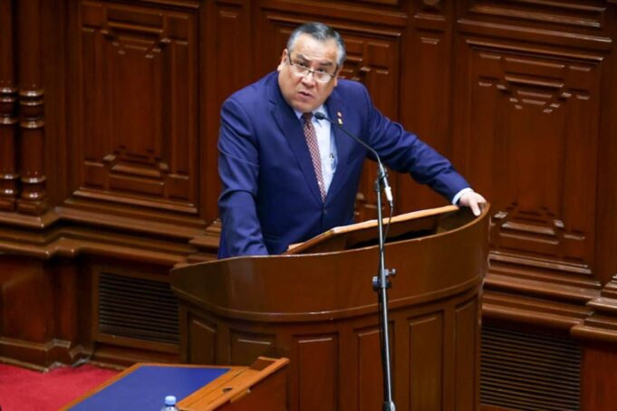 Gustavo Adrianzén estará esta tarde ante el Congreso para contestar el pliego interpelatorio