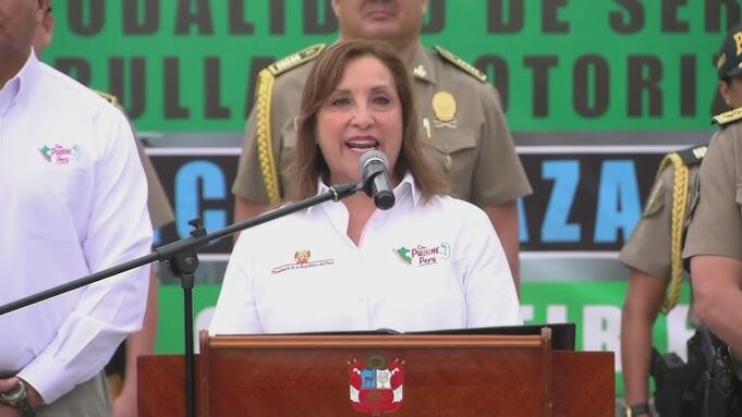 Presidenta Boluarte defiende accionar policial y cuestiona selectividad de ONG