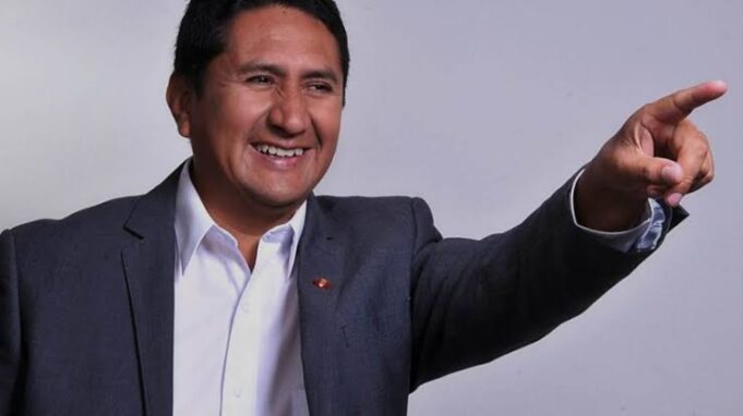 No más prófugo: Vladimir Cerrón es retirado del programa de recompensas tras fallos judiciales favorables