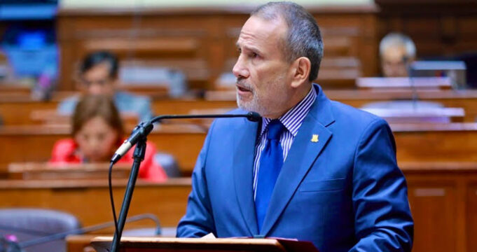 Schialer explicará salvoconducto para Nadine Heredia