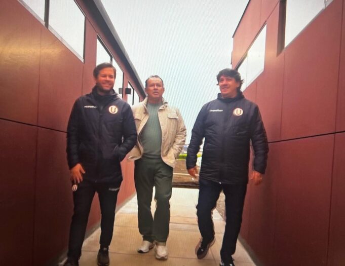 Entre Juan Reynoso y Jorge Fossati saldría el nuevo técnico de Universitario