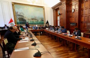 Militante de APP gana más que congresistas sin cumplir requisitos académicos