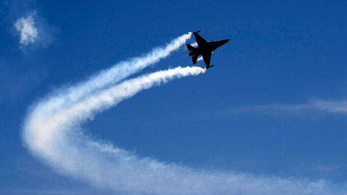 Pakistán cierra espacio aéreo ante creciente tensión con India