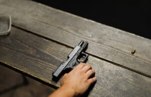 Exmilitar dispara a atacante durante intento de robo a minimarket en La Libertad