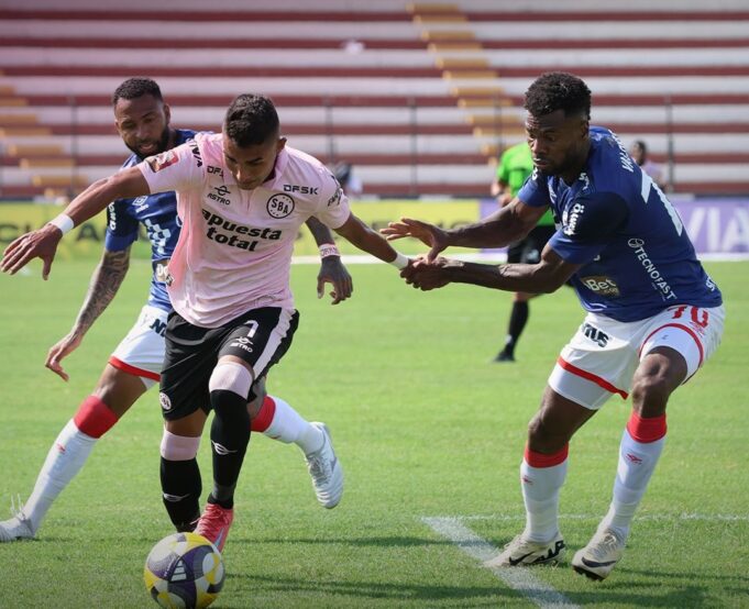 Sport Boys y Cienciano empataron 2-2 en el Miguel Grau del Callao con cuatro expulsados