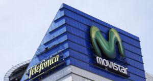 Venden Telefónica a precio de remate: cuestionada empresa se encuentra con deuda de 1240 millones de euros