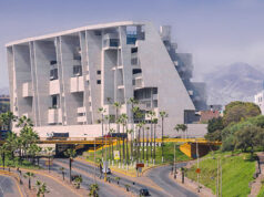 Docente de la UTEC de Barranco se lanza desde uno de los edificios del campus