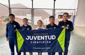 Con solo 8 años ingresa a la UniversidadLa Cantuta y es campeona de marinera