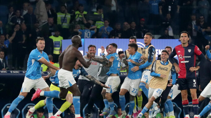 Nápoli se proclamó campeón de la Serie «A» del Calcio Italiano al vencer a Cagliari 2-0