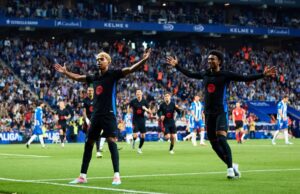 Barcelona se proclamó campeón de la Liga de España al vencer a Espayol 2-0 con dos fechas de antelación