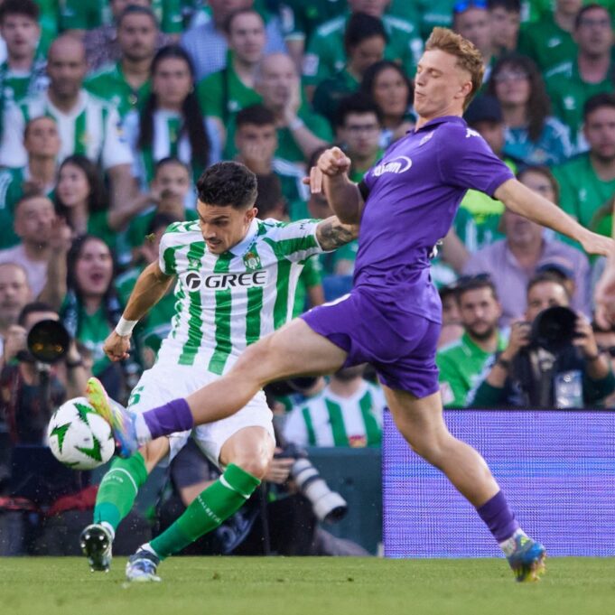 Chelsea y Real Betis sacaron ventaja en los juegos de ida de semifinales de Conference League