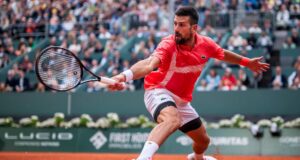 Novak Djokovic avanzó a la final y buscará su título 100 en Ginebra