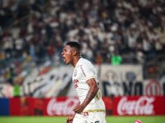Universitario empató con Ind. del Valle 1-1 y está obligado a ganarle a Barcelona para seguir con chance