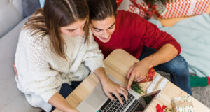 ¿Compras de último minuto para mamá? Sigue estos consejos para evitar estafas en internet