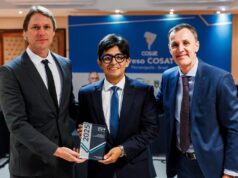 La COSAT entrega premio al Perú por su “Excelencia en el Desarrollo del Tenis”