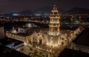 Restauran histórico conjunto monumental Santo Domingo. Se trata de la sexta iglesia recuperada en el Centro Histórico de Lima