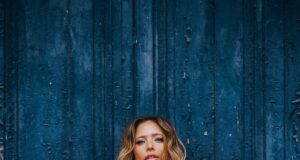 Anna Carina estrena videoclip junto a la “La Única Tropical”