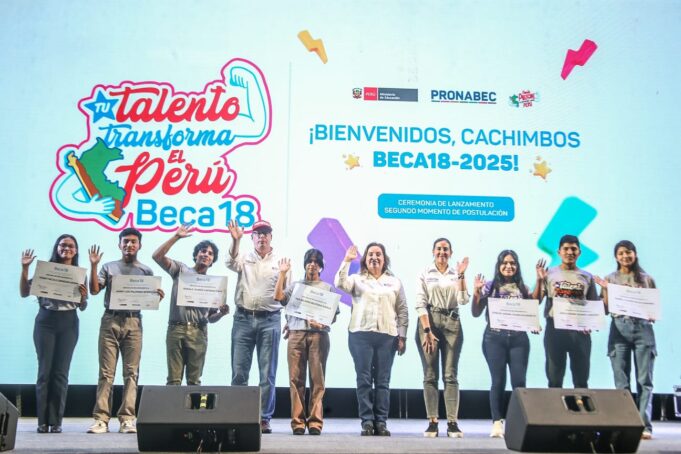 El gobierno invierte 1060 millones de soles para que más de 20, 000 jóvenes estudien con beca 18 desde el 2025