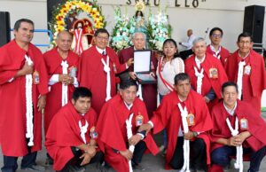 Alberto Huarcaya Neyra recibe emotivo reconocimiento por su incansable labor cultural en Lima